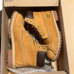 Timberland 6” double wheat boots - women’s 7.5